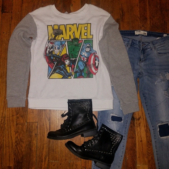 Marvel Sweaters - Marvel Superheroes Sweatshirt Sz M